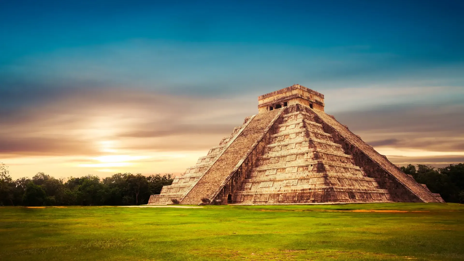 Templo de Kukulkán en la zona arqueológica de Chichén Itzá