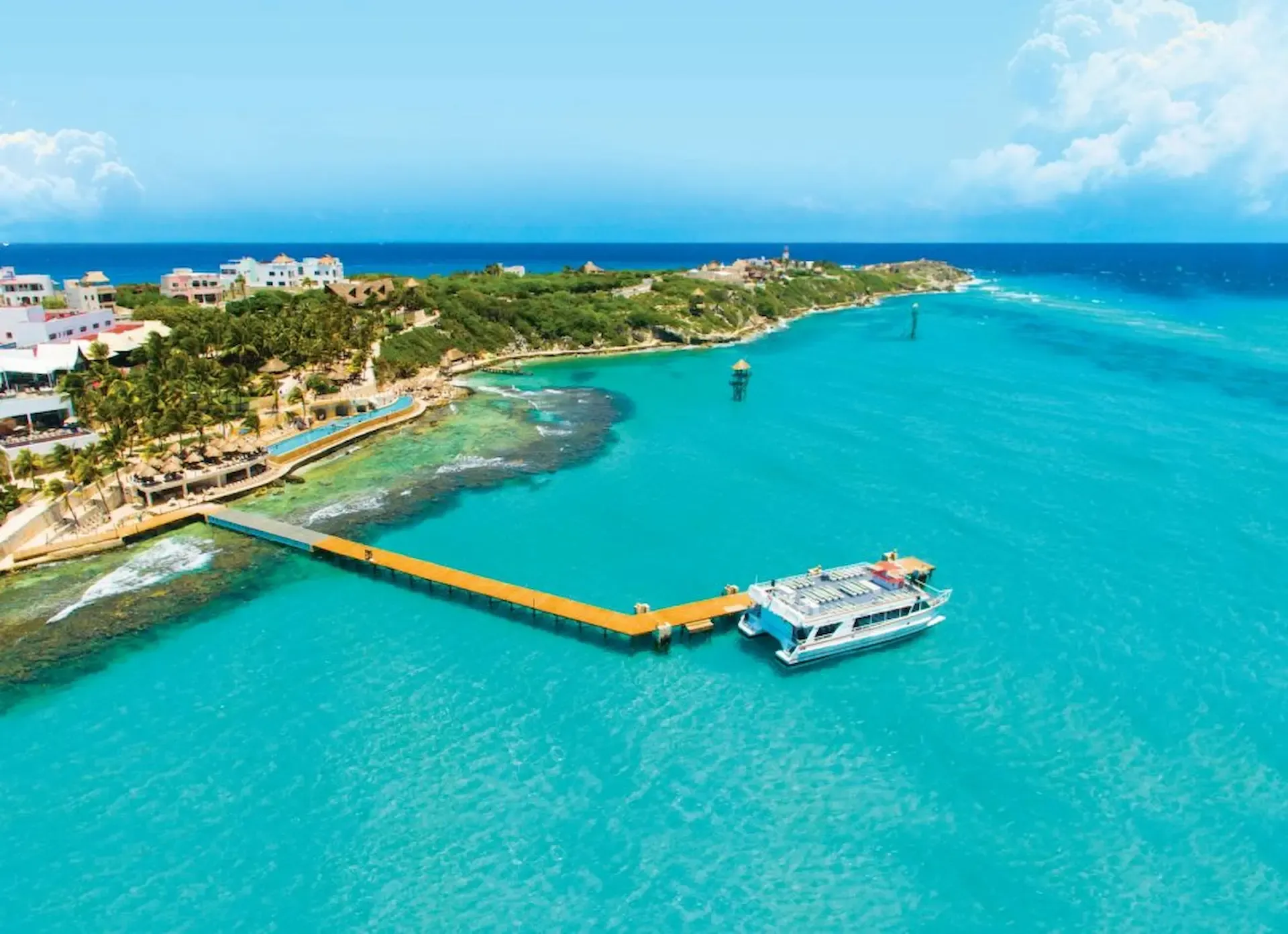 Ferry hacia Parque Garrafón en Isla Mujeres
